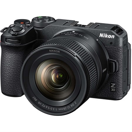 Nikon Z30 + Z DX 12-28/3,5-5,6 PZ